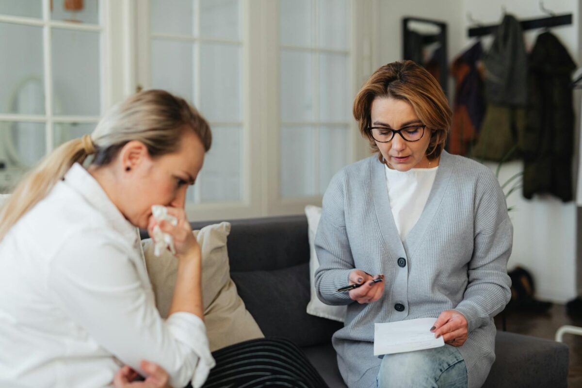 1. Trí Tuệ Cảm Xúc (EQ) Là Gì? Vì Sao EQ Quan Trọng?