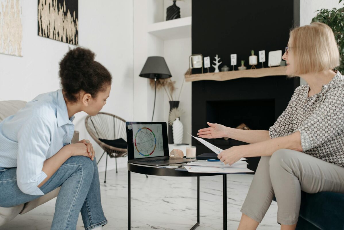 Các Mũi Tên Số Trong Biểu Đồ Ngày Sinh và Ý Nghĩa Của Chúng