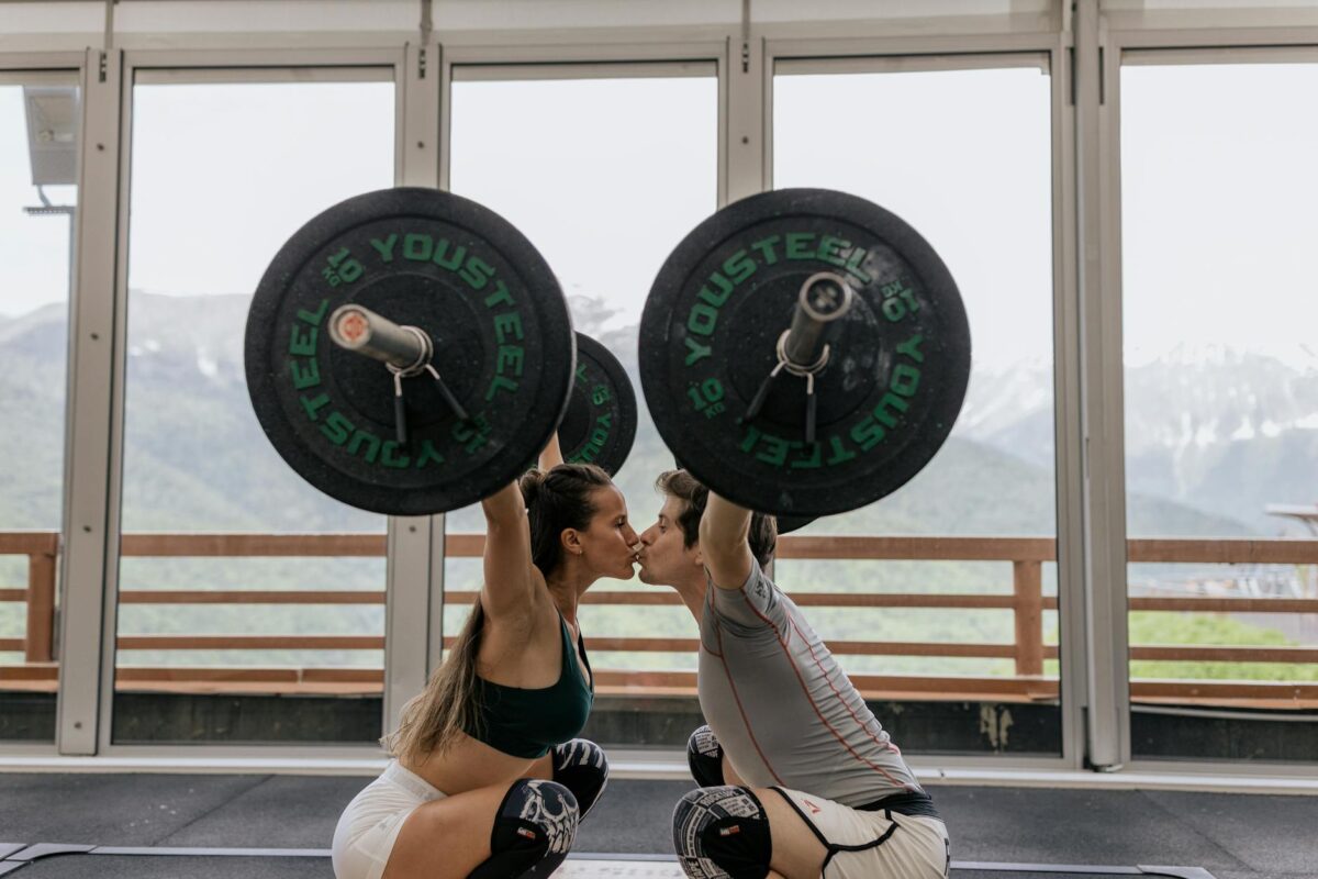 2. Xây Dựng Mối Quan Hệ Tốt Đẹp: Chia Sẻ Niềm Vui, Vượt Qua Khó Khăn